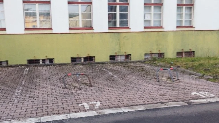 Pronájem parkovacích míst - Pardubice - Semtín, ev.č. 00182