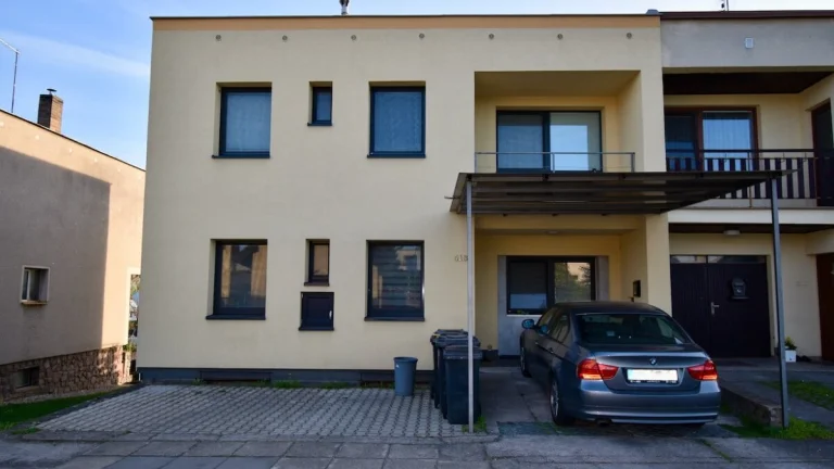 Rd v Týnci nad Labem, 6+1, zahrada 594 m2