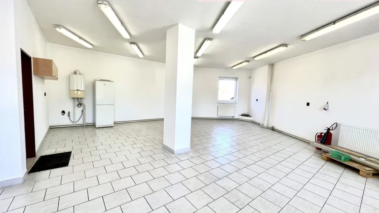 Exkluzivně nabízíme k pronájmu kanceláře, 73 m2 - Hradec Krá