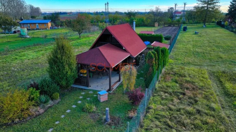 Chata s okrasnou i užitkovou zahradou Břeclav