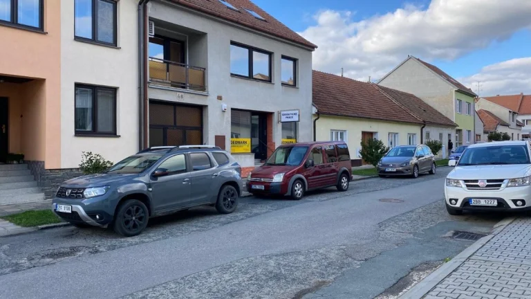 Prodej RD 6+1, CP 549 m2 s průjezdem, zahradou Slavkov u Brn