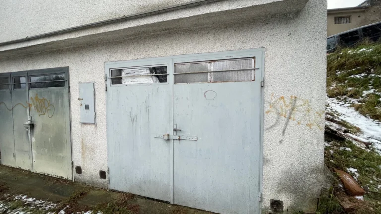Na pronájem garáž(20 m2) v Třebíči-Borovině,ul. Pražská