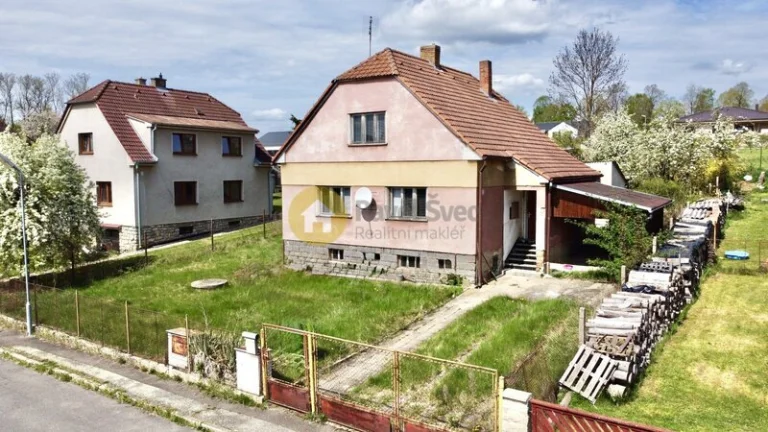 Prodej rodinného domu na pozemku 890 m2 v obci Radomyšl, okr