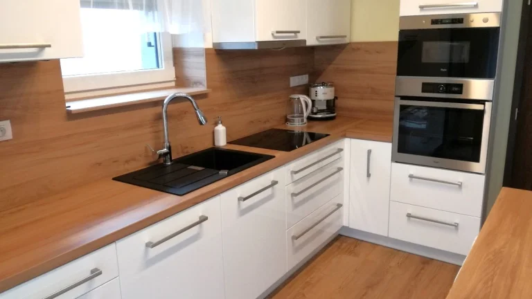 Pronájem RD 2+kk zařízený, rekonstrukci, sauna... Volný.
