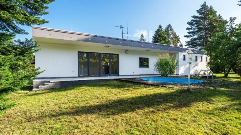 Prodej rodinného domu 222 m², pozemek 1473 m²