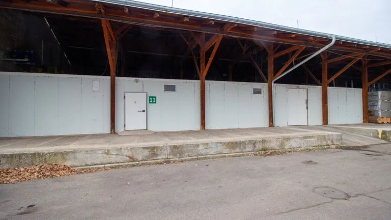 Pronájem skladovacího prostoru, 179 m2