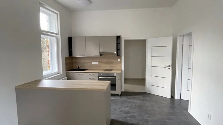 Pronájem zrekonstruovaného bytu 2+kk, 43 m² – Přísečnická 65