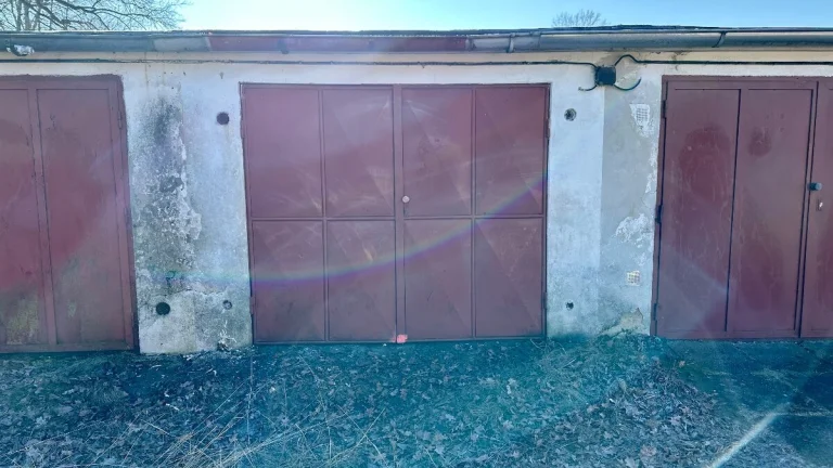 Prodej garáže 19 m² Suchdol nad Lužnicí, ul. Lužnická