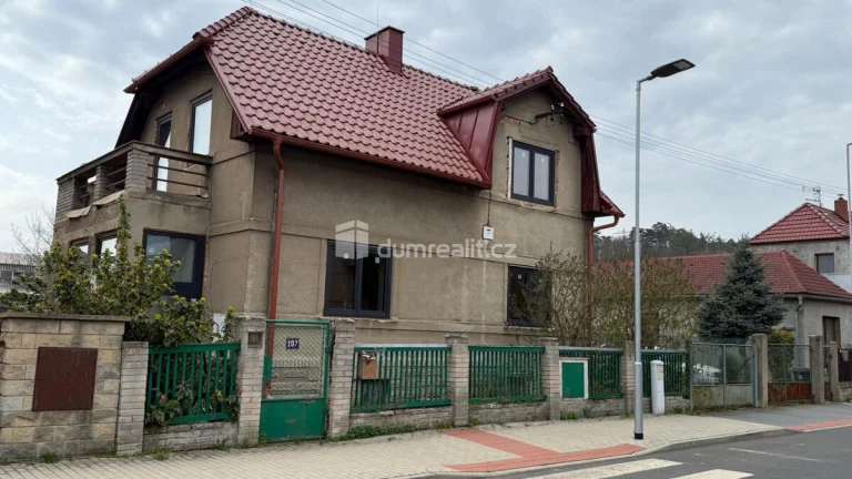 Prodej rodinného domu s pozemkem 695 m2, Nelahozeves