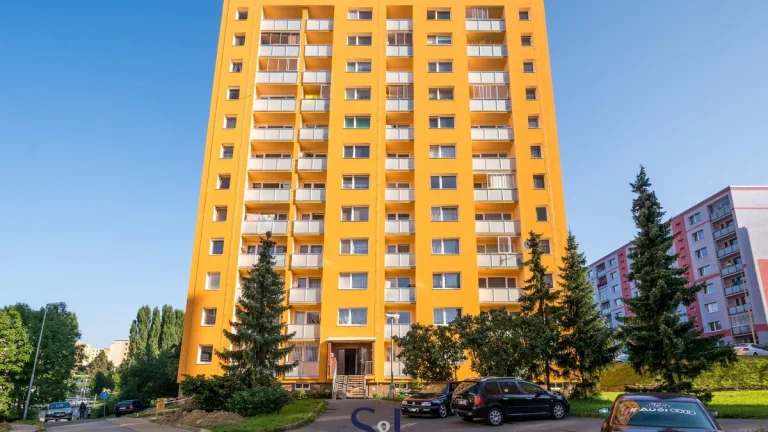 Nabízíme k pronájmu bytovou jednotku v České Lípě, o dispozi