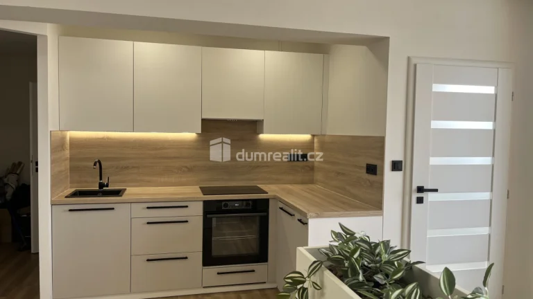 Pronájem bytu 2+kk/L, Kralupy nad Vltavou - Hůrka, 40 m2