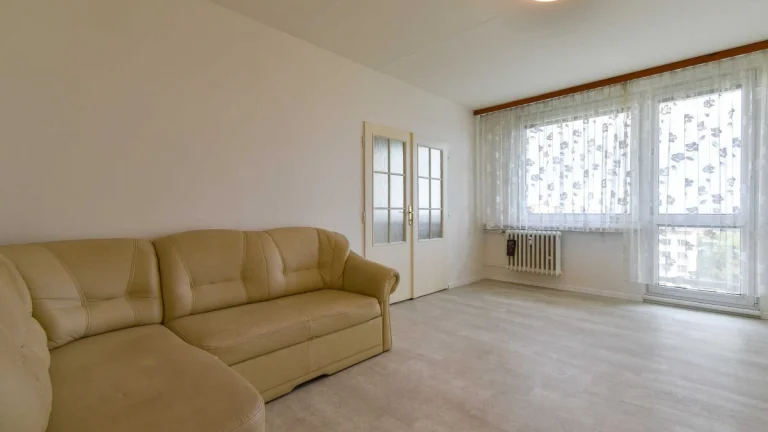 Pronájem bytu 3+1 Mirovická, Praha - Kobylisy, 23300 Kč/měs,