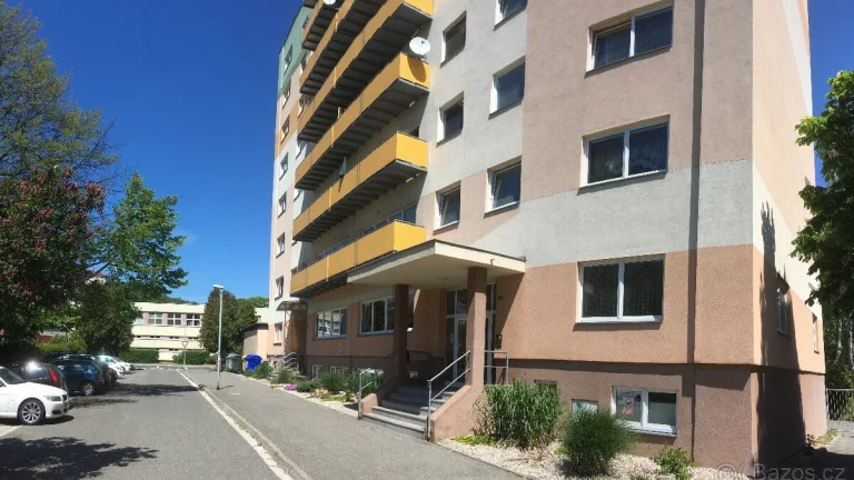 Nabízíme pronájem pěkného bytu 2+kk (40m2) v centru Náchoda