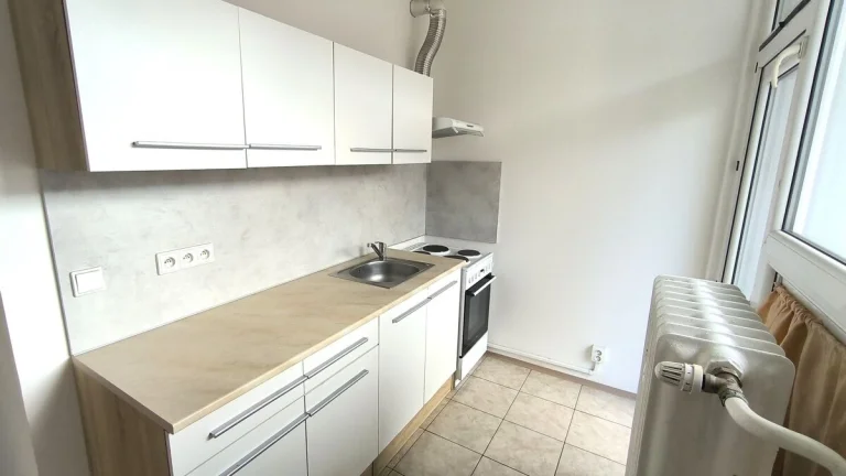 Byt 2+1 s lodžií