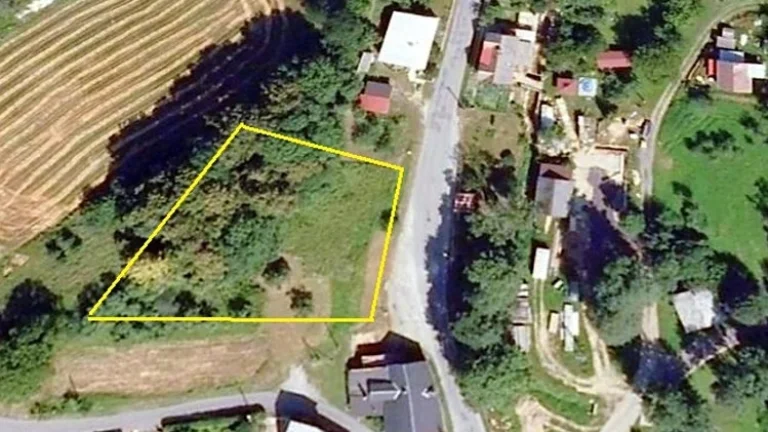 STAVEBNÍ POZEMEK 2 249 m2