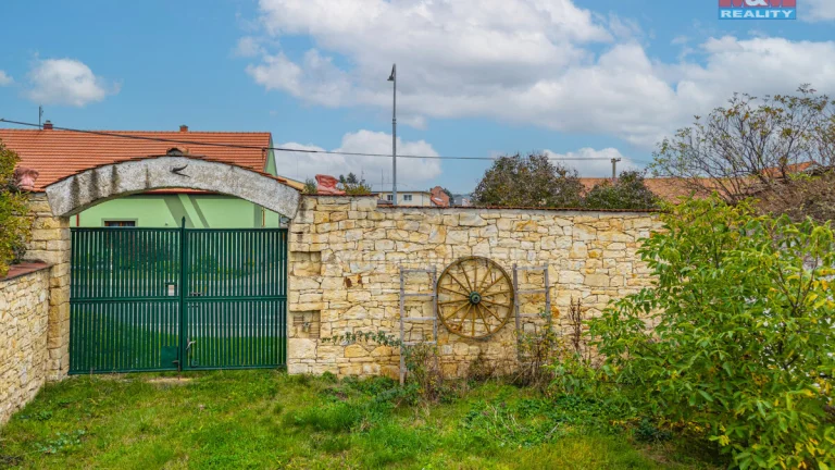 Prodej pozemku k bydlení, Koštice