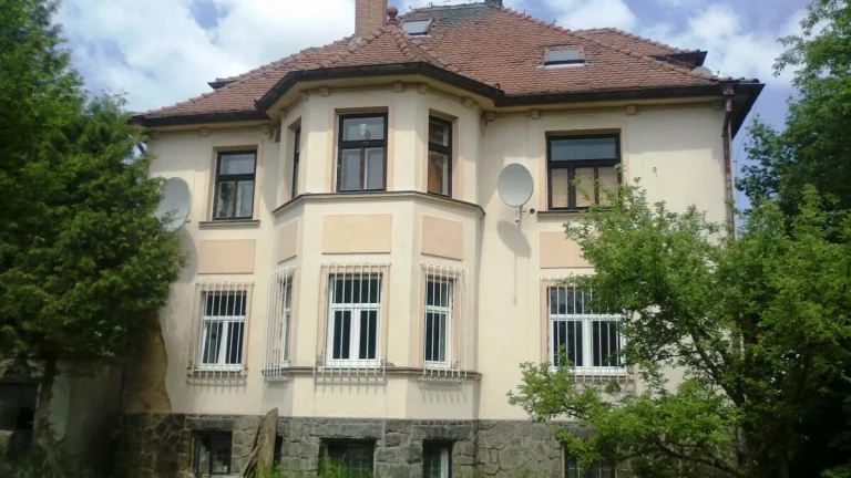 Vila 440 m2 v České Lípě, pozemek 1145 m2, na Slovance