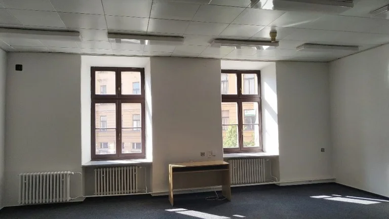 Pronájem kanceláře 42 m2 v centru města