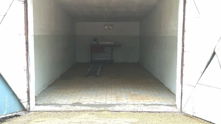REZERVACE Pronájem garáže/skladu 20 m2, Jihlava
