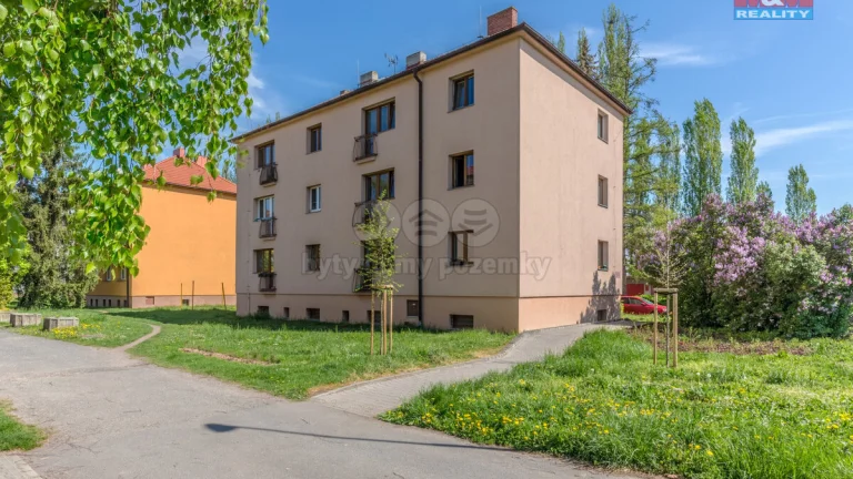 Prodej bytu 3+1 s garáží v Lysé nad Labem, ul. U Stadionu
