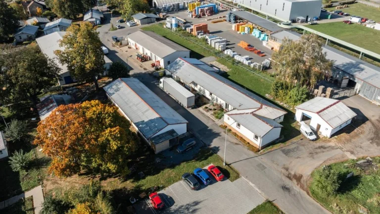 Pronájem komerční Obchodní prostory, 417㎡
