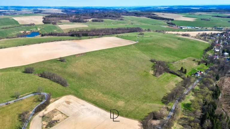 Zemědělský pozemek 57 876 m², Guntramovice