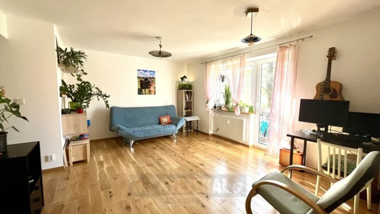 Pronájem rekonstruovaného a modernizovaného bytu 2+1, ulice
