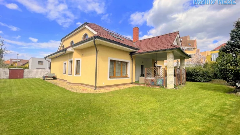 Prodej RD 7+1/T/G/Z v ulici Za kovárnou Praha 10 Dolní Měcho