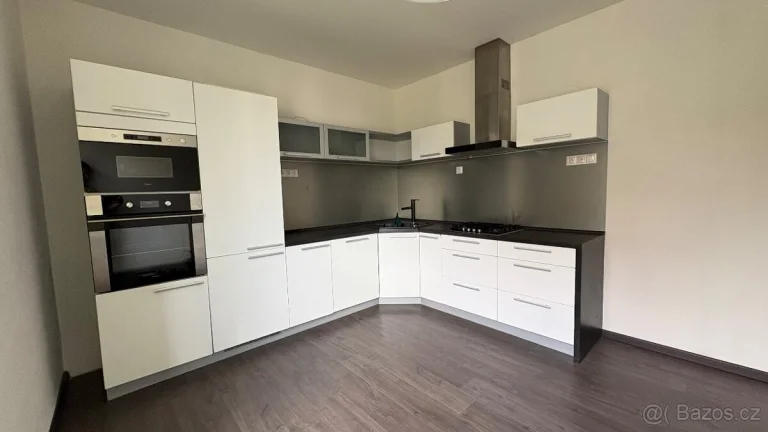 Pronájem bytu 3+1 u přehrady, ul. Husova, Liberec