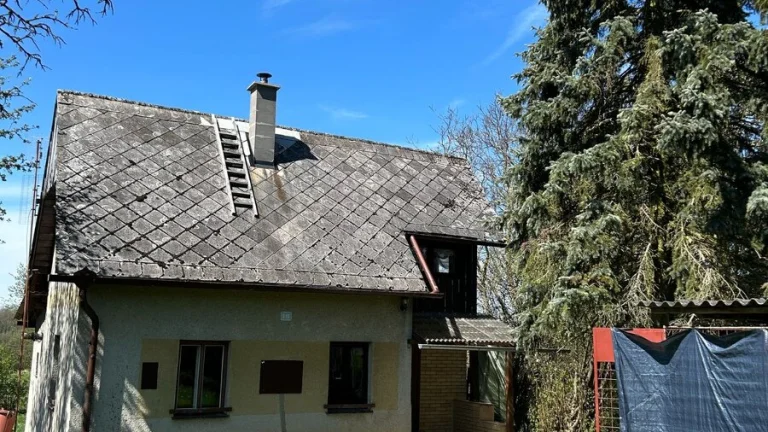 Rekreační objekt s garaží a velkým pozemkem (1959 m2)