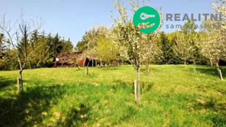Chata s pozemkem 2619m2 a možností stavby RD