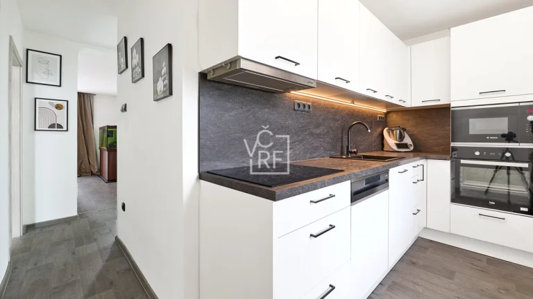 Prodej moderního bytu 3+1 s lodžií a sklepem, 85 m² – Chrudi