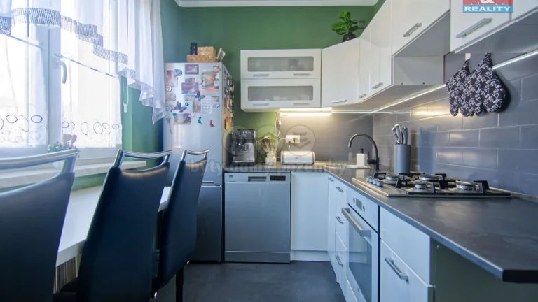 Pronájem bytu 3+1, 60 m², Karviná, ul. Školská