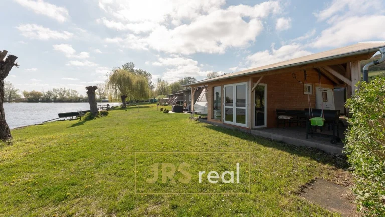 Pozemek u vodní nádrže Nové Mlýny 2 449 m2 - Dolní Věstonice