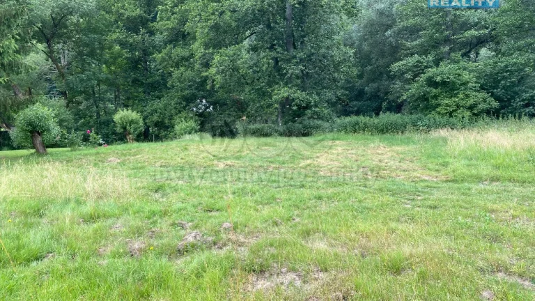 Prodej pozemku v rekreační oblasti 1.037 m²