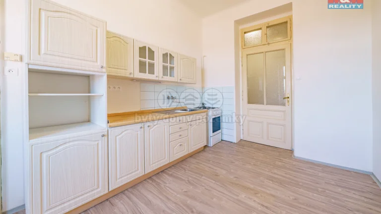 Pronájem bytu 2+1, 80 m², Cheb, ul. Májová