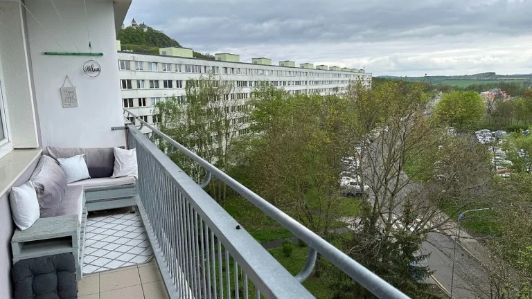 Pronájem bytu 2+kk - 44m2 s balkonem, částečně zařízený