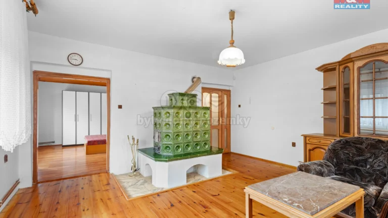 Prodej rodinného domu, 280 m², Koleč