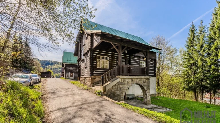 Prodej obrovské chalupy, bývalá podniková rekreačka - Desná