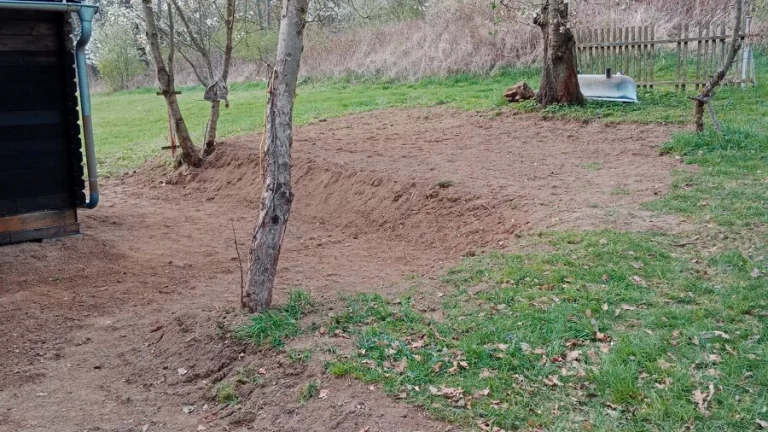 Rekreační pozemek 1400m2 voda, elektřina