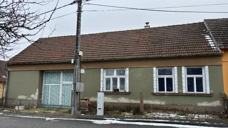 Rodinný dům 3+1 se zahradou v klidné části obce Třebenice