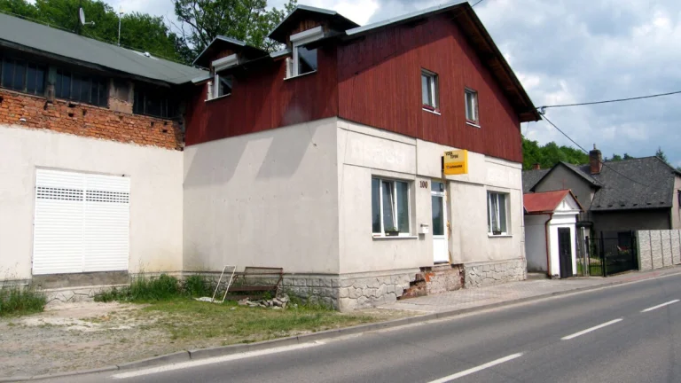 Pronájem SKLADU v Dolní Radechové