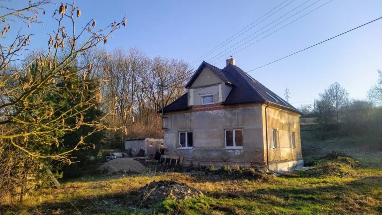 RD na samotě, pozemek 2400 m², garáž, kůlna