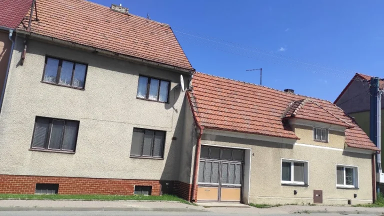 Prodej dvou rodinných domů