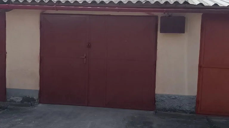 Zděná garáž Týn nad Vltavou (ul. Na Bojišti-Orlická ul.)