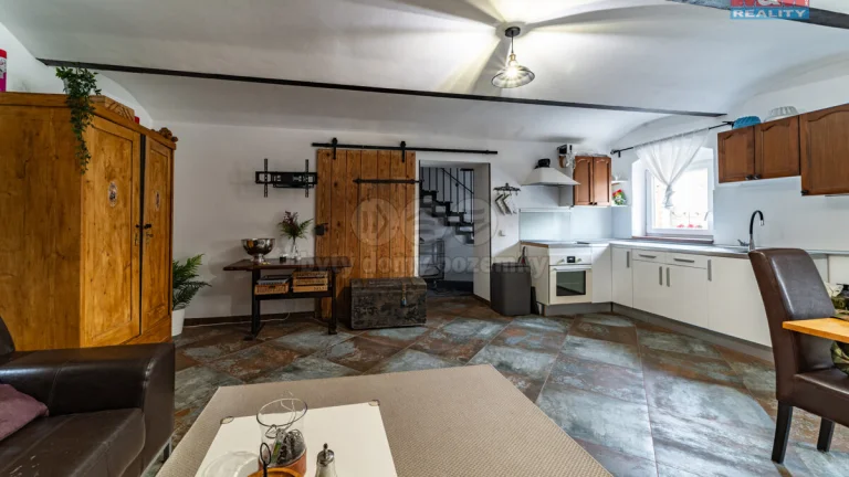 Prodej rodinného domu, 414 m², Kostelec