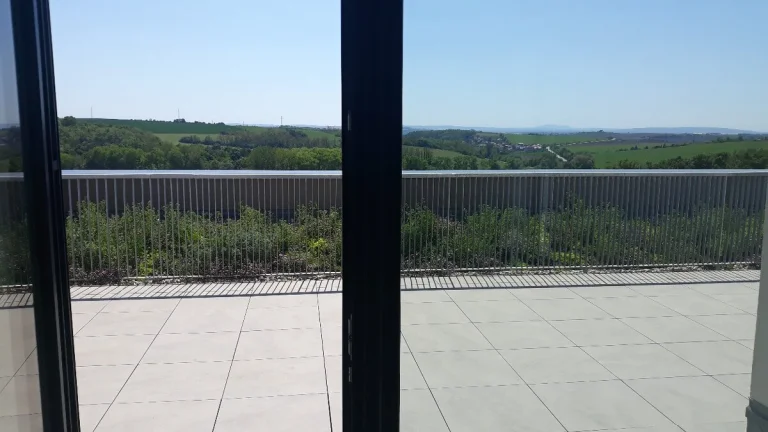 3+kk s terasou a sklepní kójí