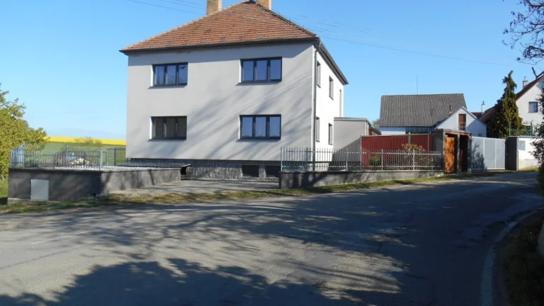 Prodám vícegenerační rodinný dům, prostory k podnikání