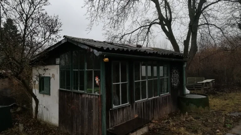 Prodej zahrady s chatkou v Kr. Poli - pozemek na výstavbu