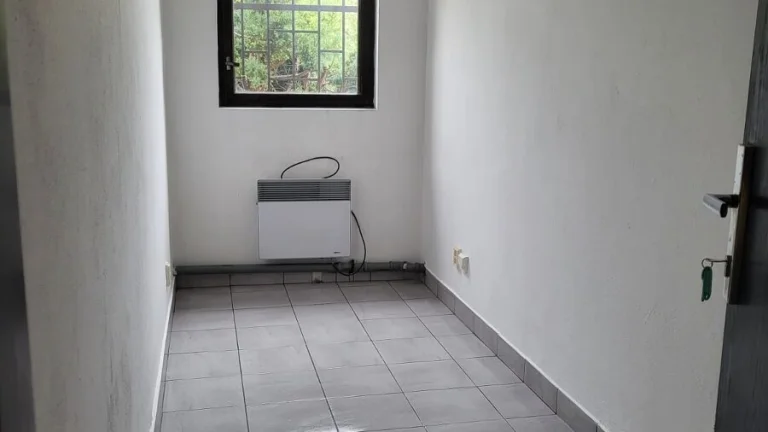 pronájem malé kanceláře v přízemí Teplice